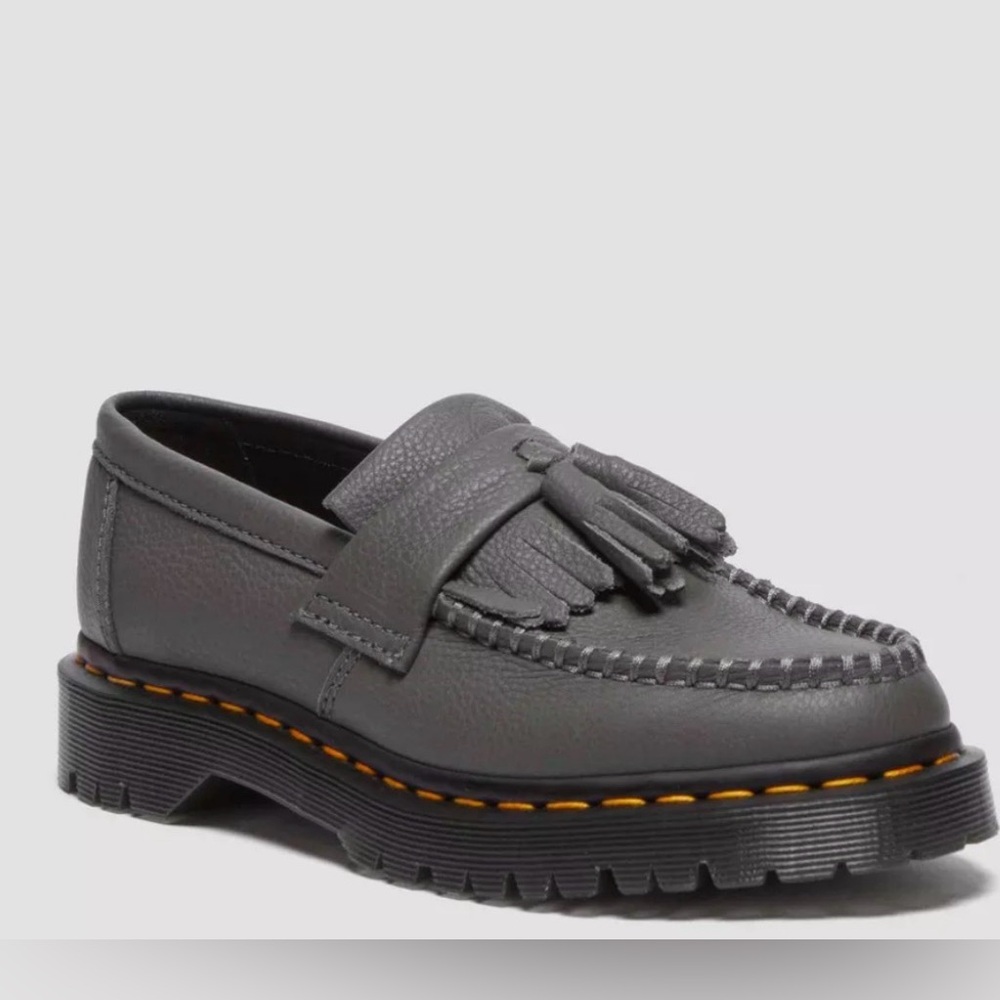 NWOT DR. MARTENS ADRIAN WOMEN'S VIRGINIA LEATHER TASSEL LOAFERS